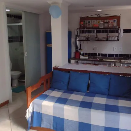 Recem reformado, apartamento na Ferradurinha-3